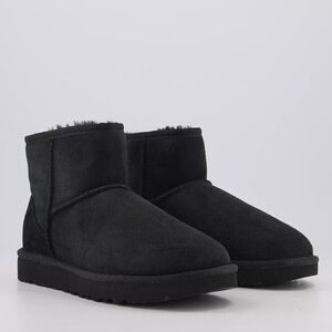 UGG Classic Mini II – Black Suede Size 6 – Water Resistant – NIB Winter Boots